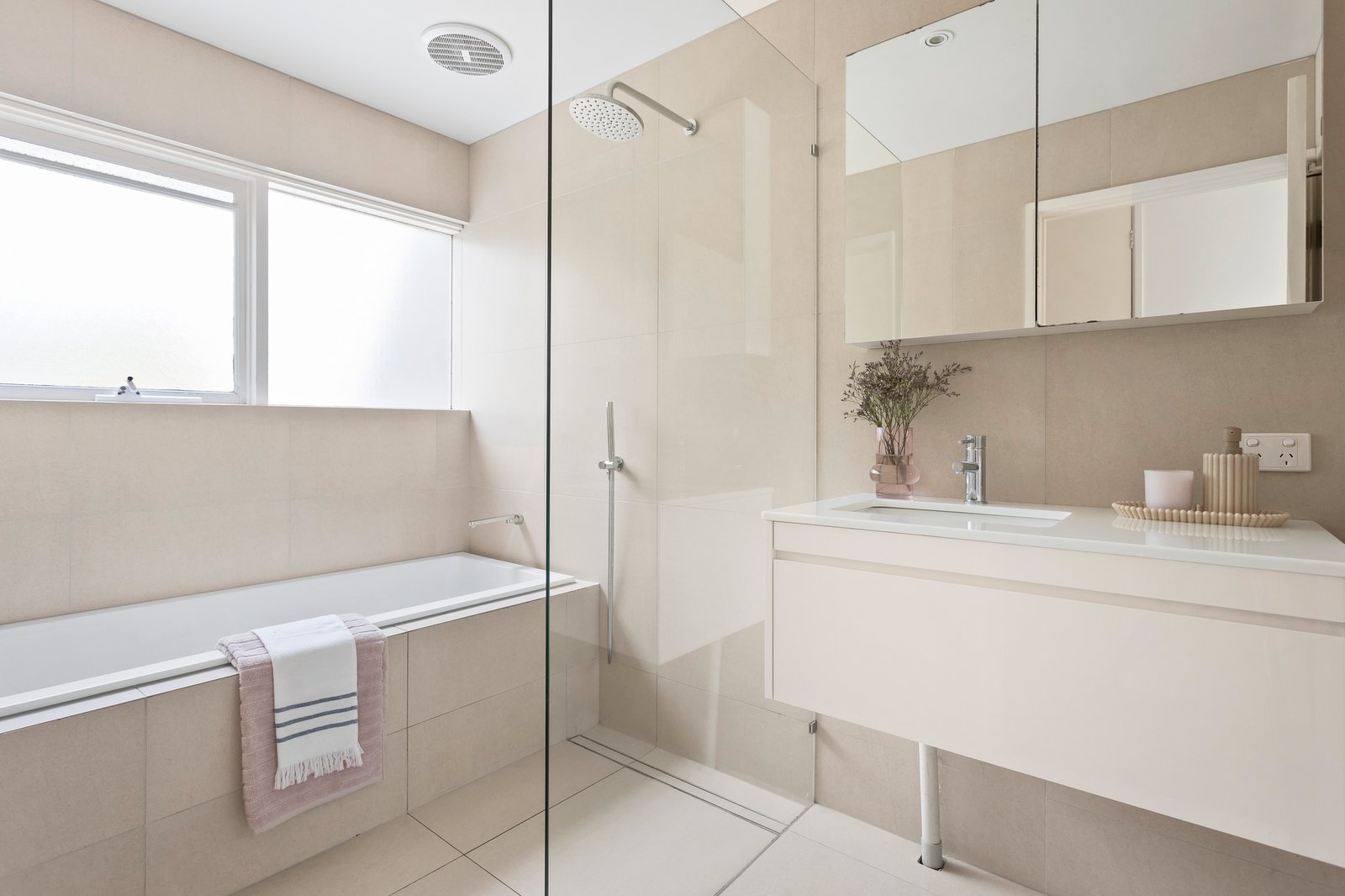 Real Estate and Property in 2/39 Balston Street, Balaclava, VIC