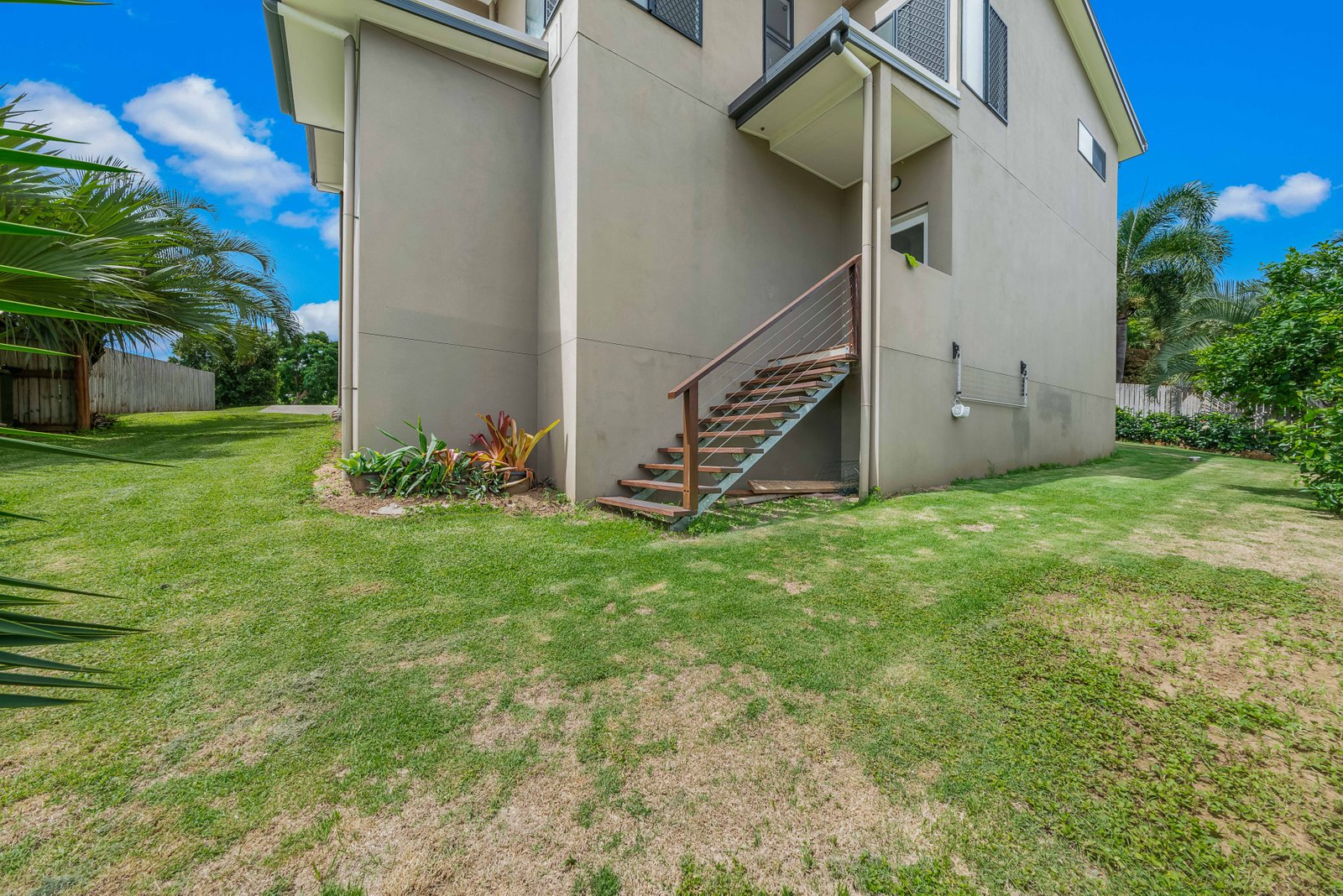 2/39 Beth Court CANNONVALE 4