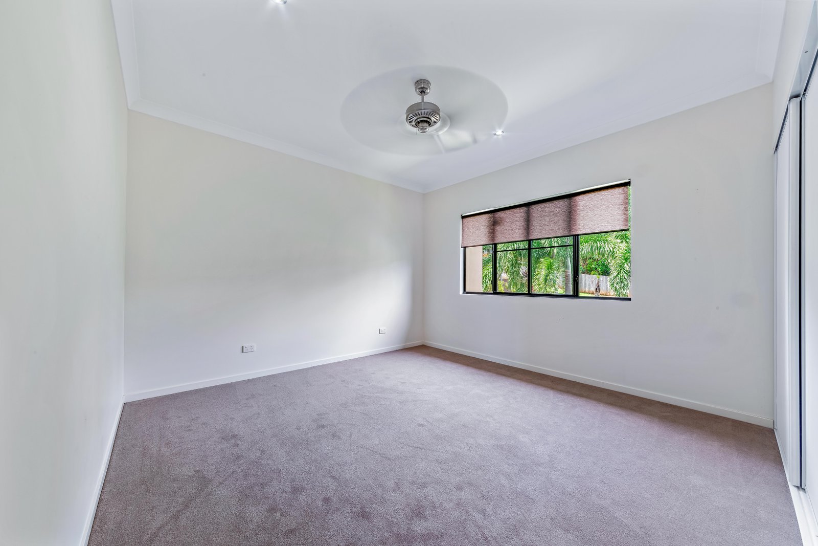 2/39 Beth Court CANNONVALE 10