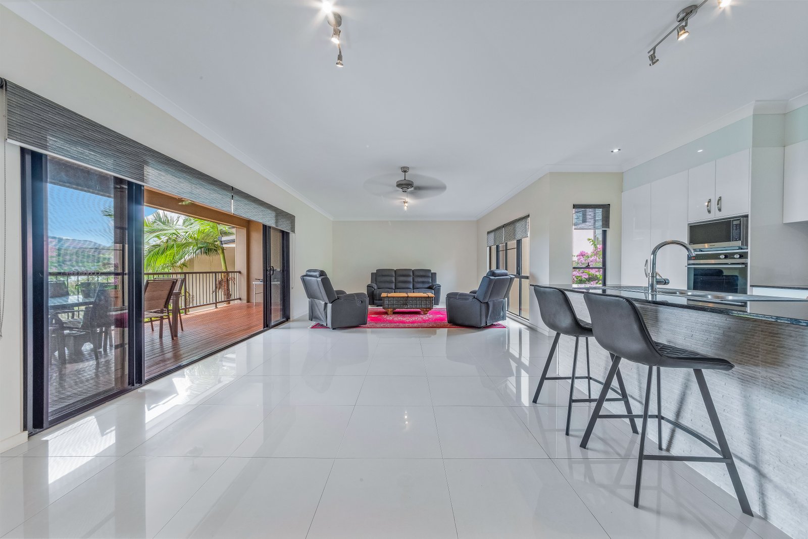 2/39 Beth Court CANNONVALE 11