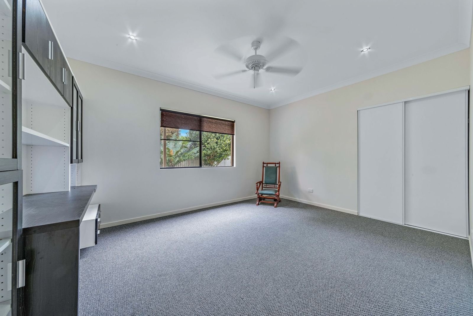 2/39 Beth Court CANNONVALE 14