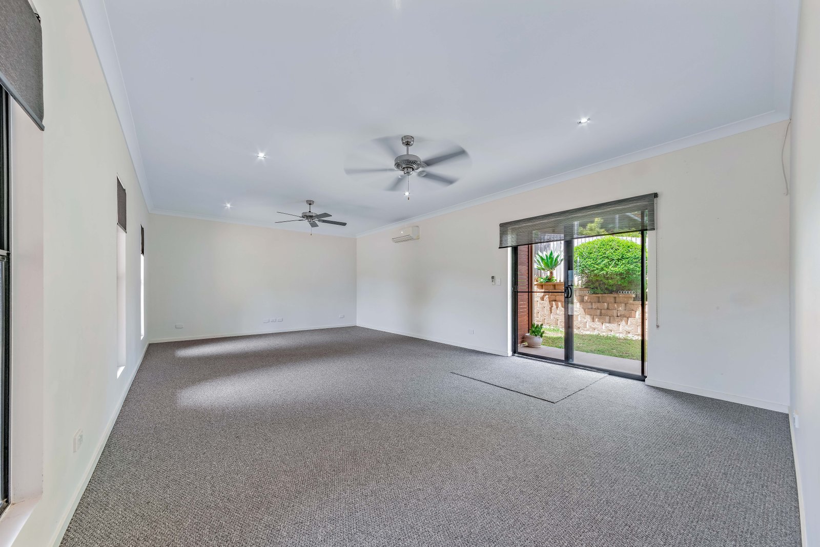2/39 Beth Court CANNONVALE 19