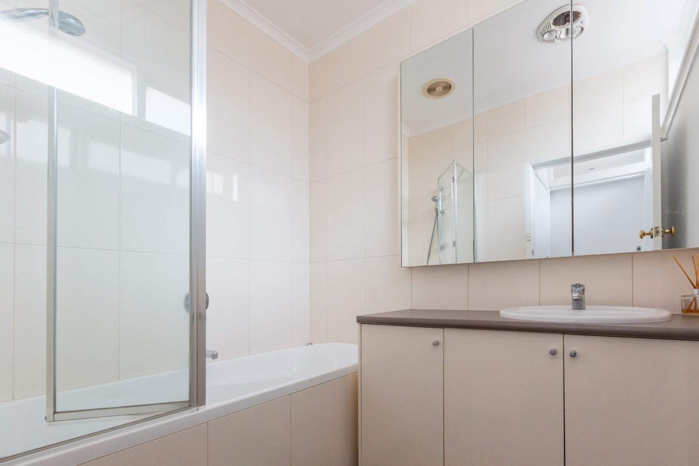 Real Estate and Property in 2/39 Carlingford Street, Elsternwick, VIC