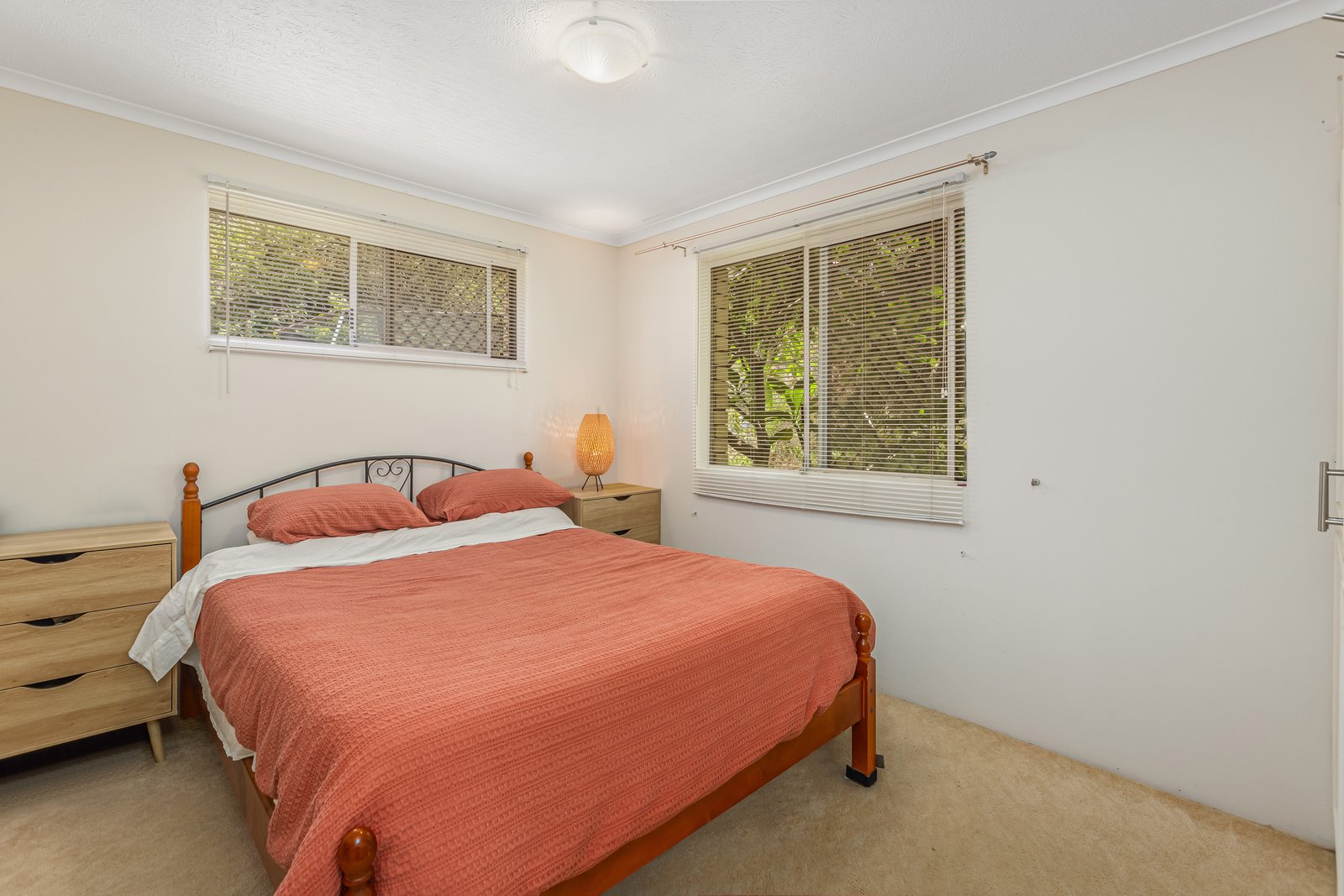 2/39 Coolangatta Road COOLANGATTA 4