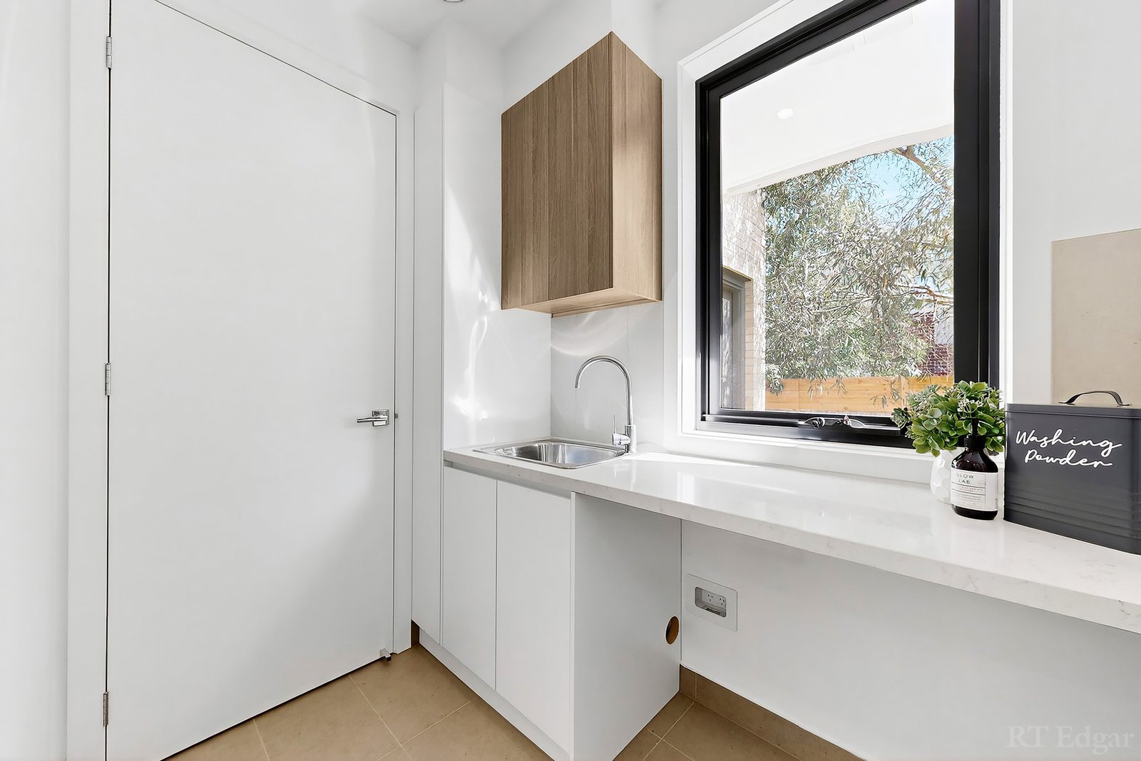 Real Estate and Property in 2/39 Gillard Street, Burwood, VIC