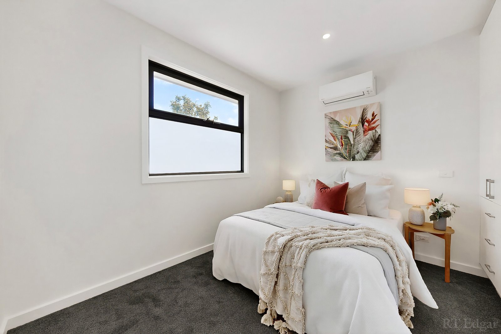 Real Estate and Property in 2/39 Gillard Street, Burwood, VIC