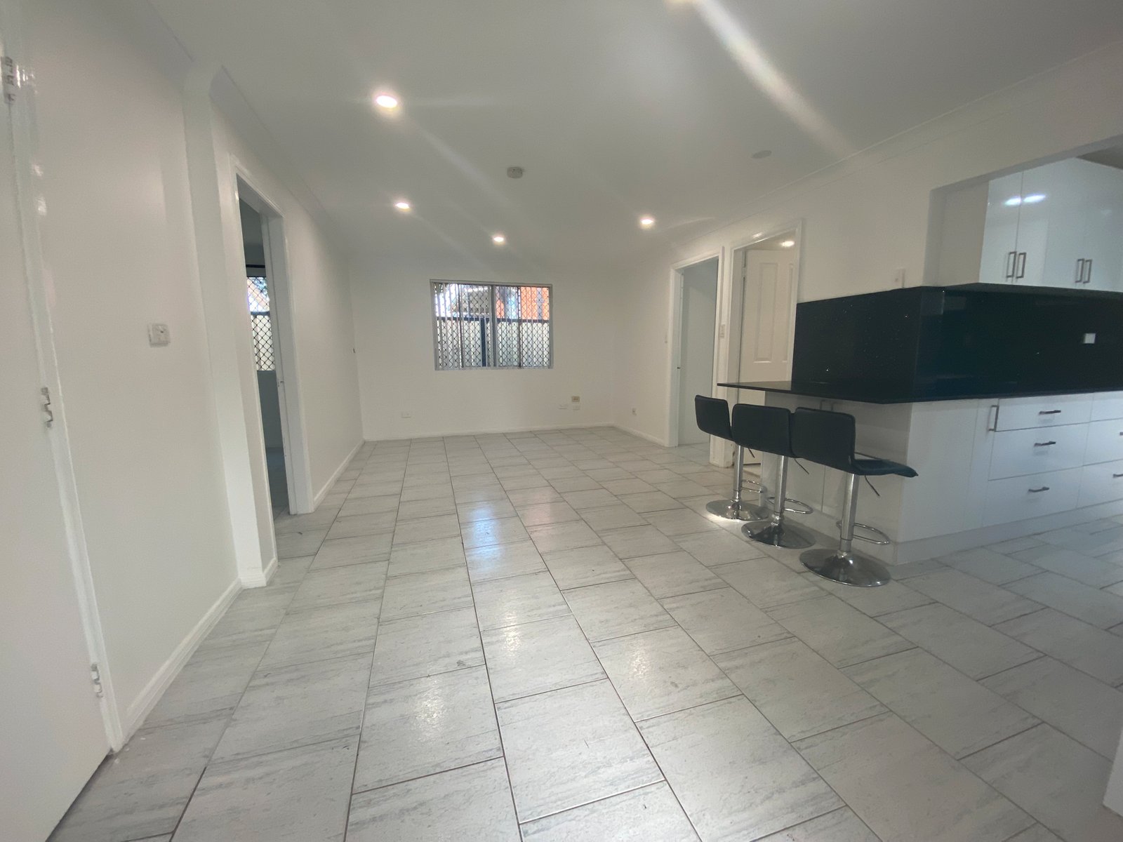 239 Henry Lawson Drive GEORGES HALL 2