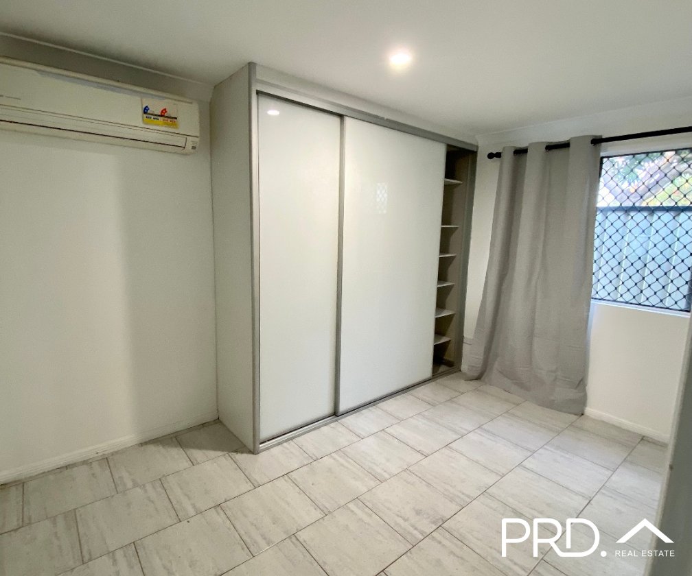239 Henry Lawson Drive GEORGES HALL 5