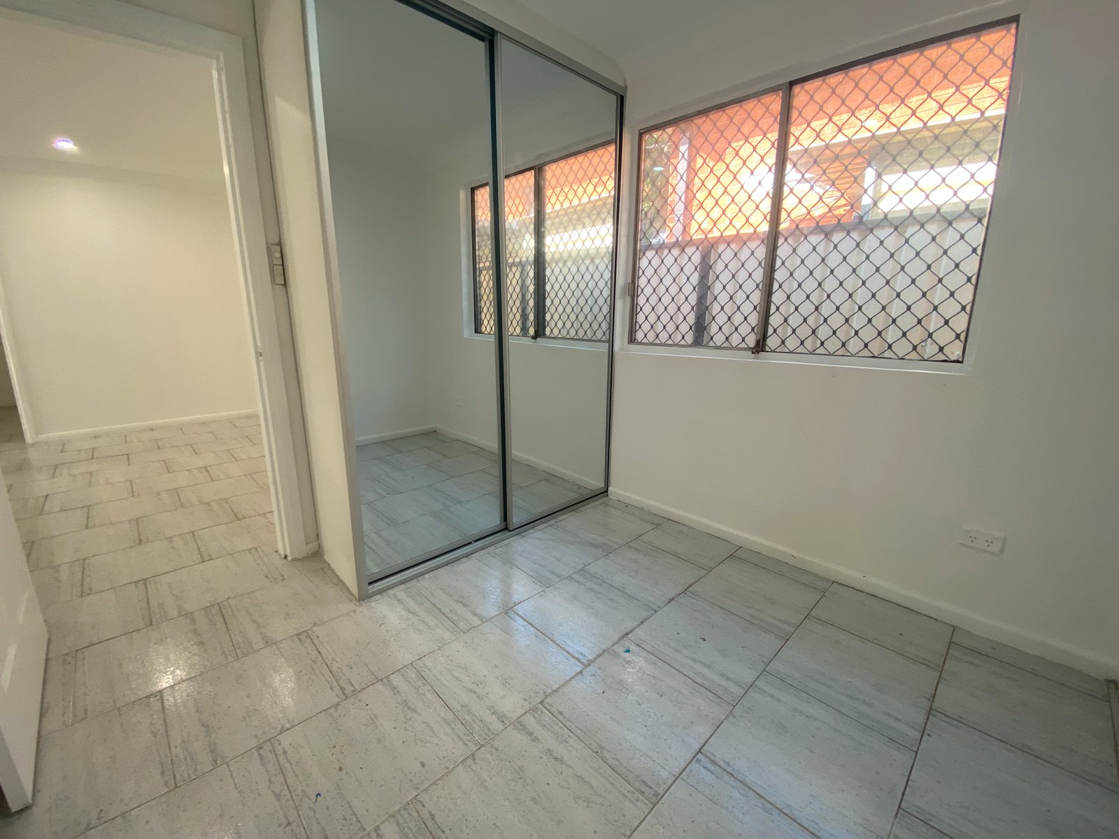 239 Henry Lawson Drive GEORGES HALL 6