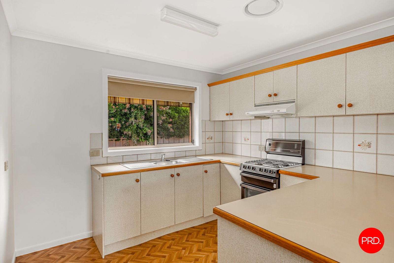 2/39 Lauriston St  KYNETON 4