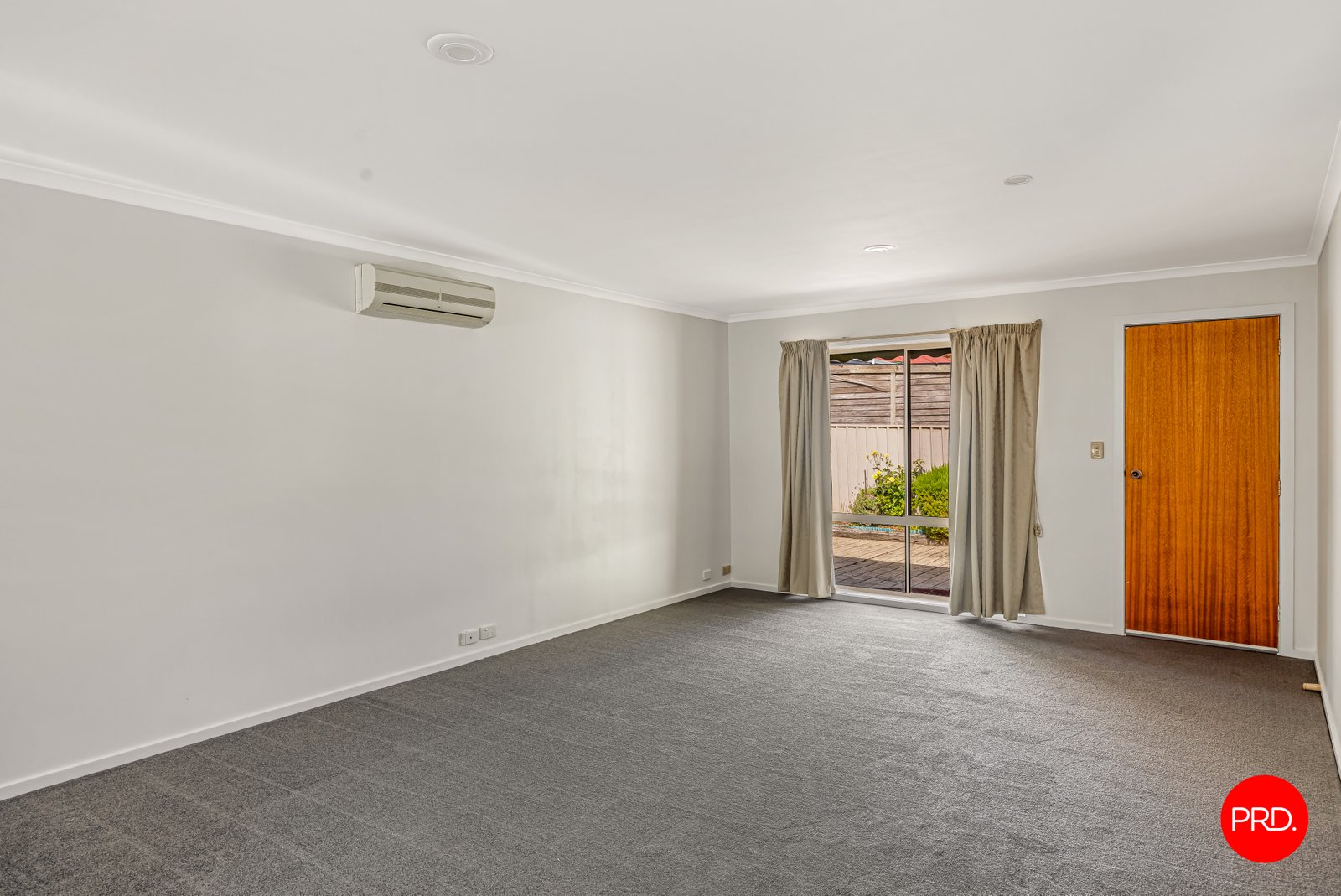 2/39 Lauriston St  KYNETON 6