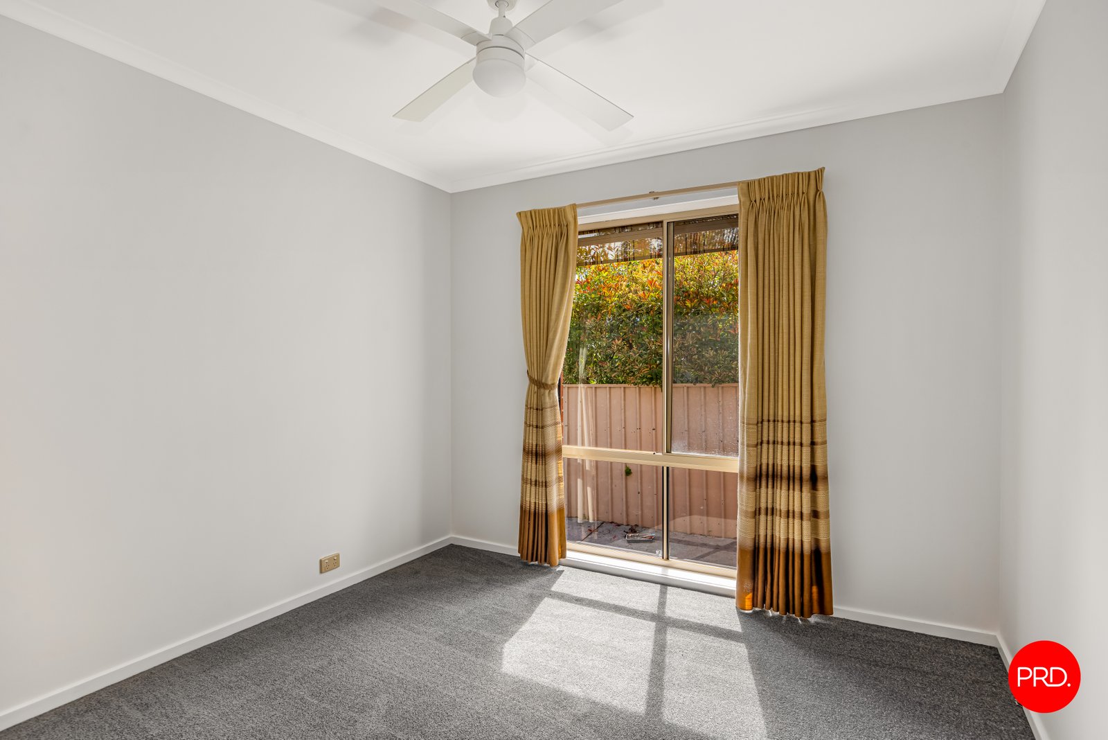 2/39 Lauriston St  KYNETON 8