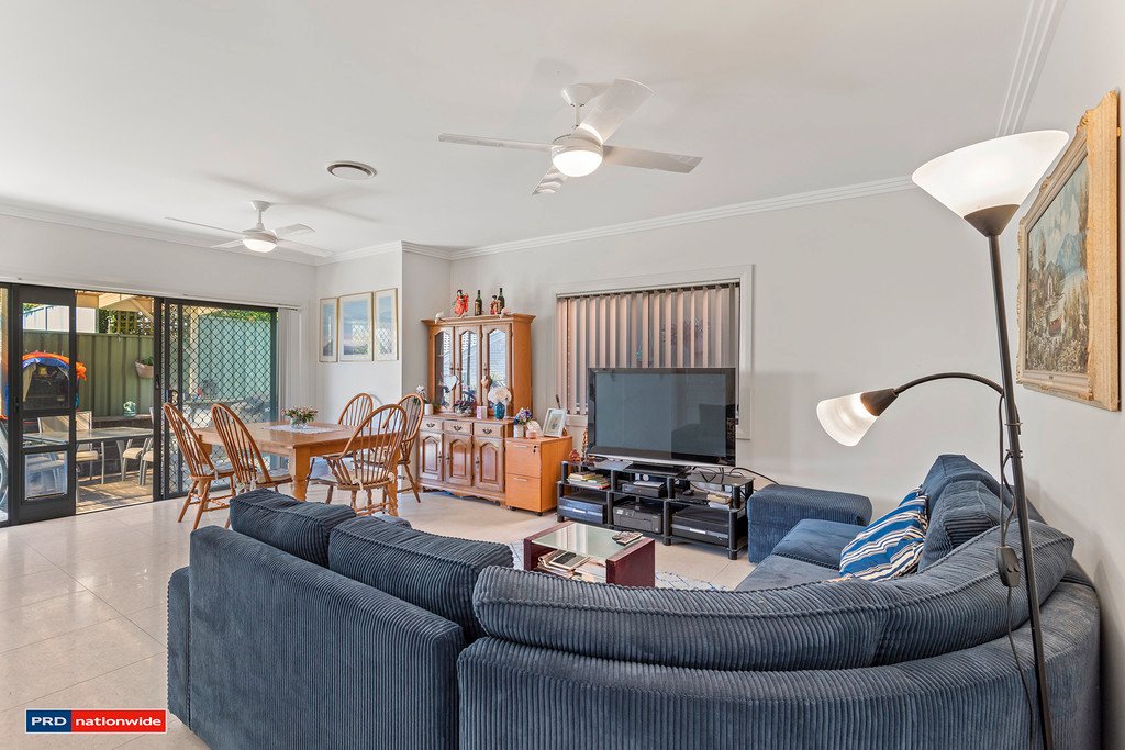 2/39 Ocean Beach Road SHOAL BAY 2