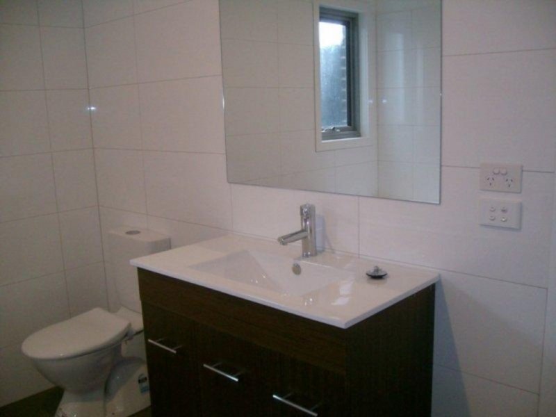 Gallery: 2/39 Roberts Street
