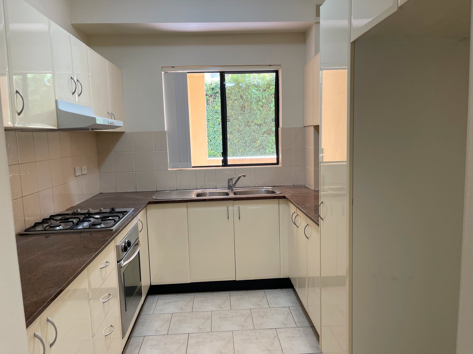 2/39 West Street HURSTVILLE 2