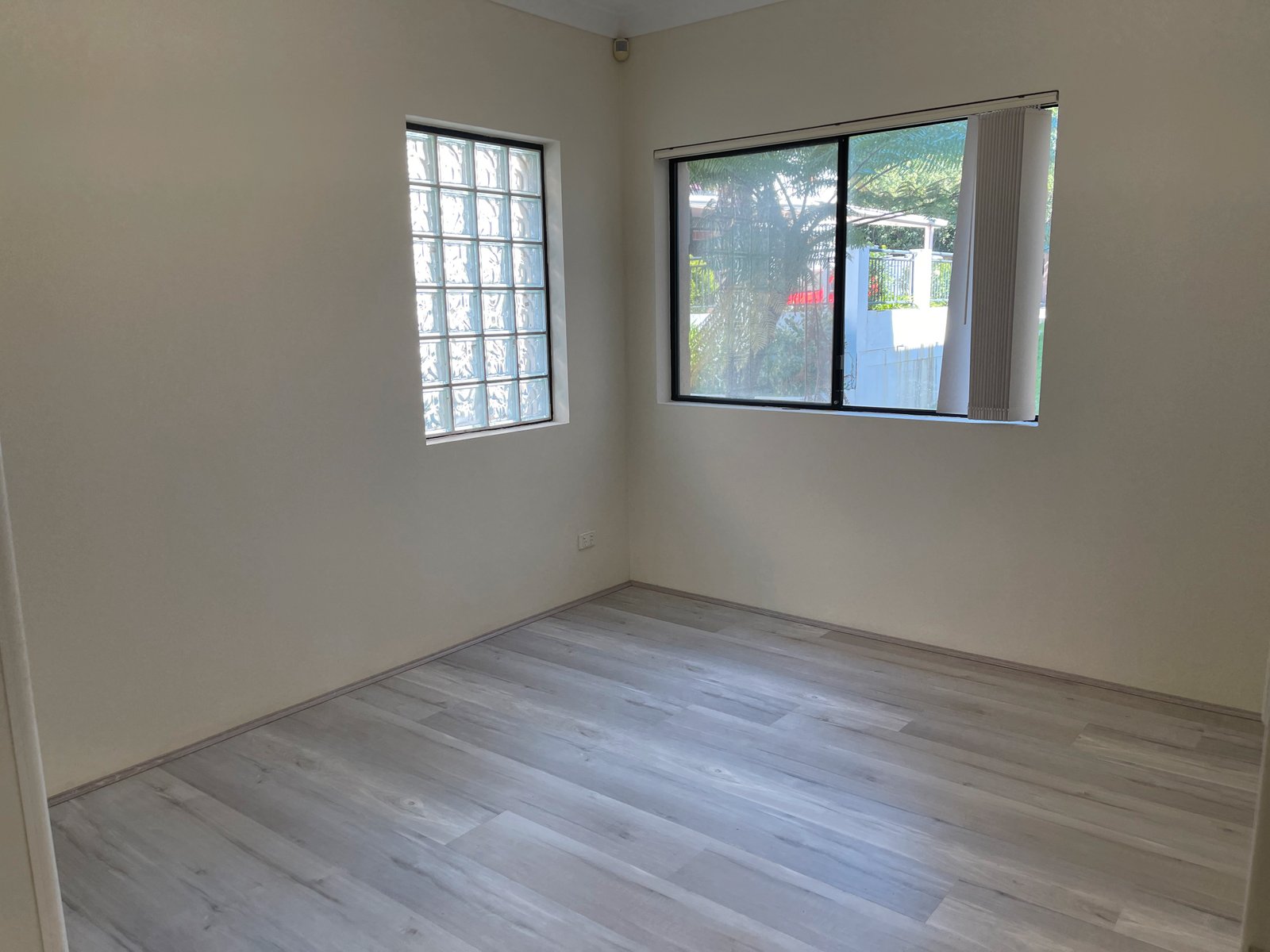 2/39 West Street HURSTVILLE 3