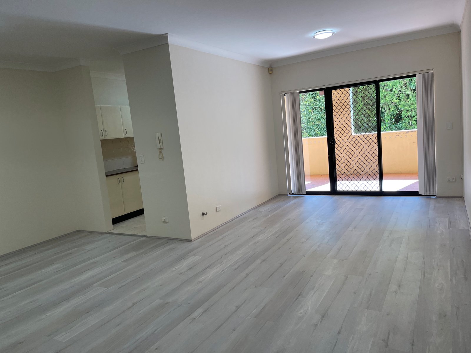 2/39 West Street HURSTVILLE 5