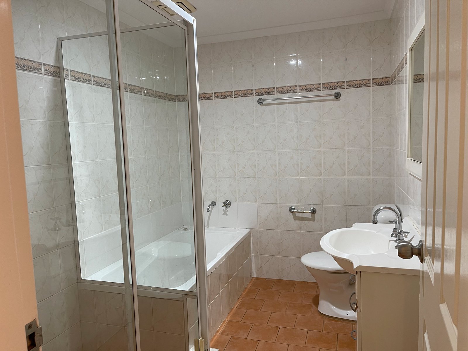 2/39 West Street HURSTVILLE 6