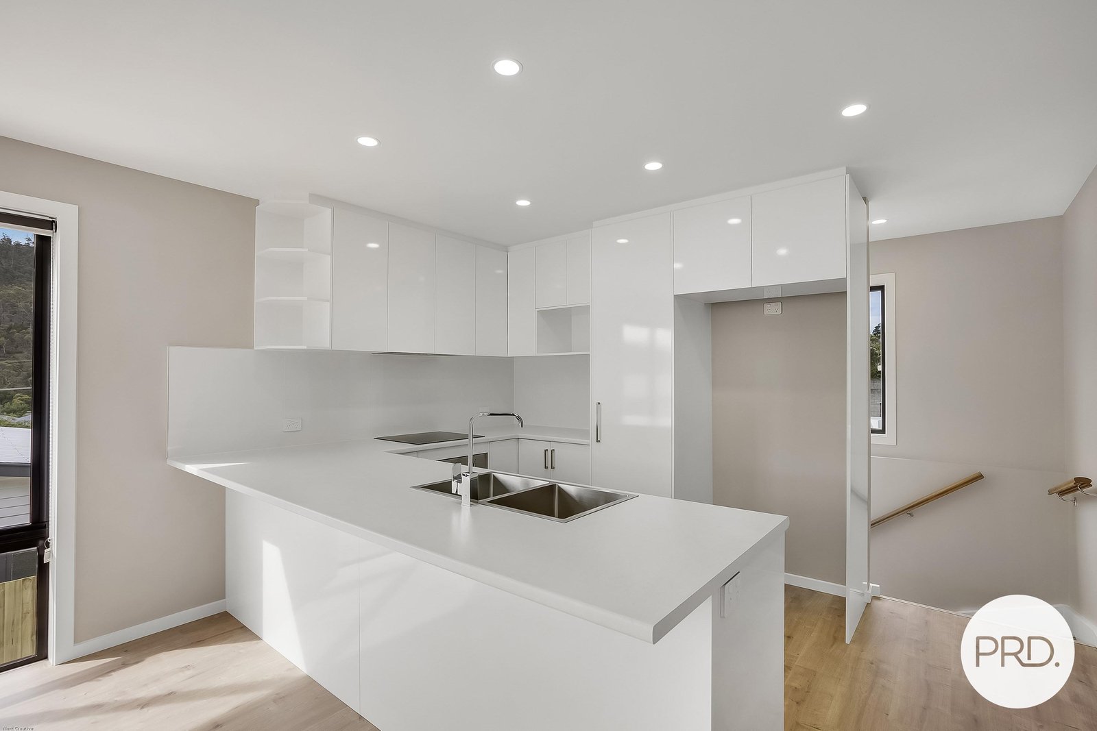 2/391 Cambridge Road MORNINGTON 3