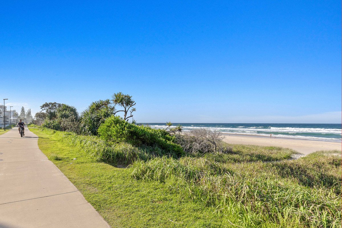 2/391 Golden Four Drive Tugun 3