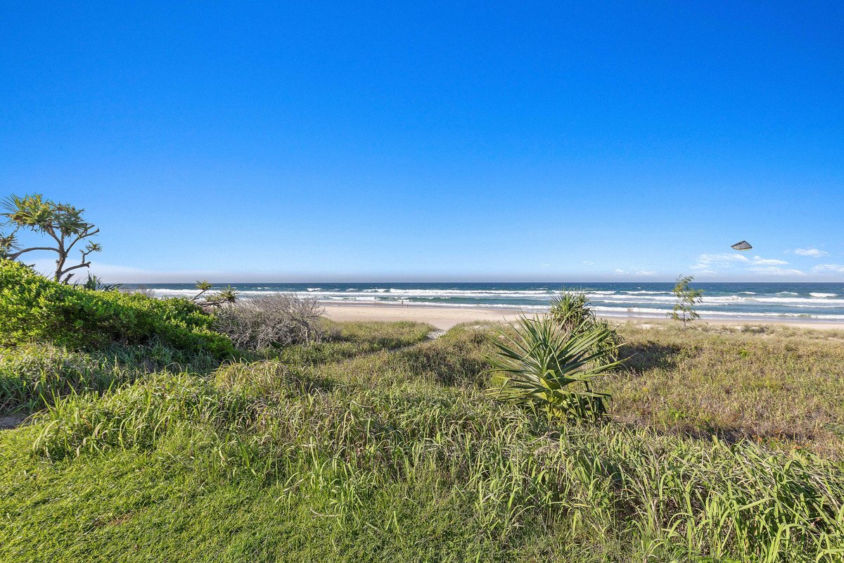 2/391 Golden Four Drive Tugun 4