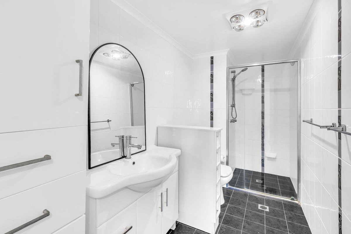 2/391 Golden Four Drive Tugun 10