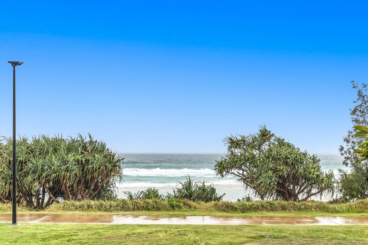 2/391 Golden Four Drive Tugun 11