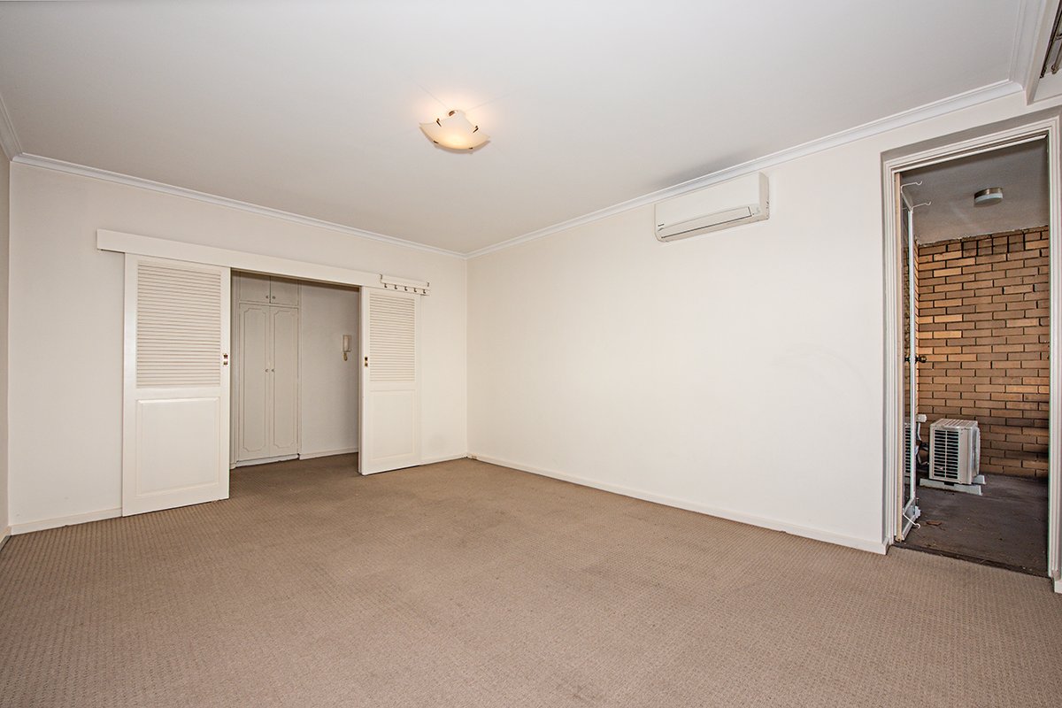 Gallery: 2/396 Dandenong Road