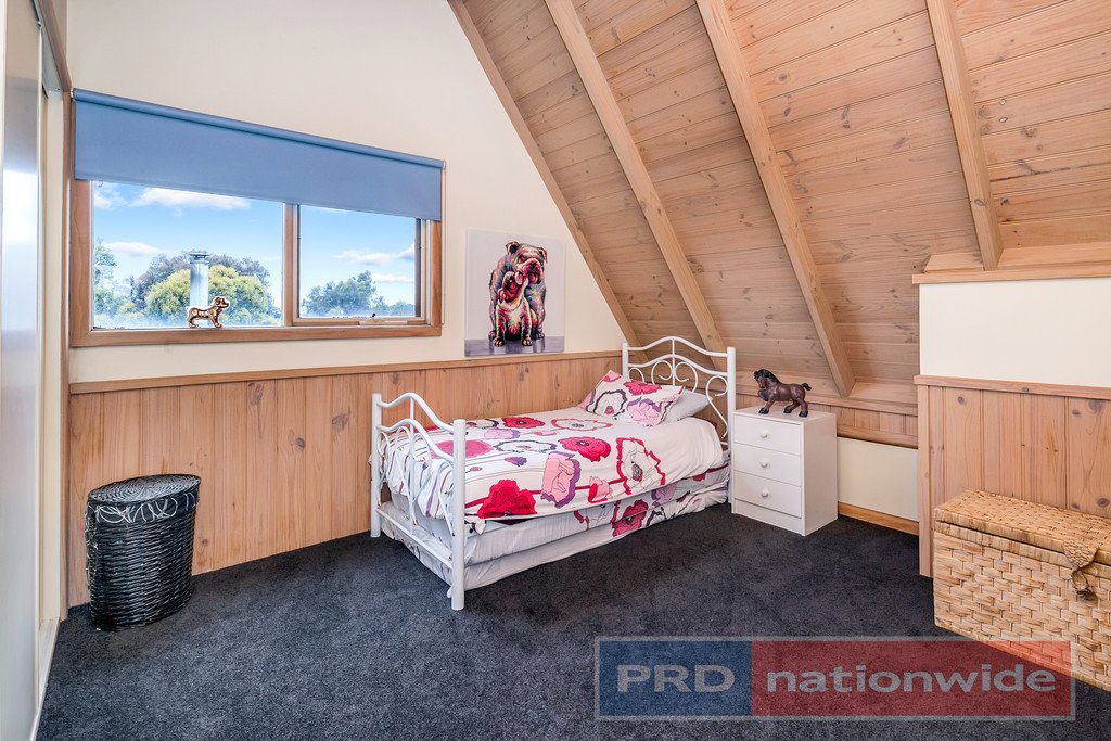 2399 Ballan-Meredith Road MOUNT WALLACE 9