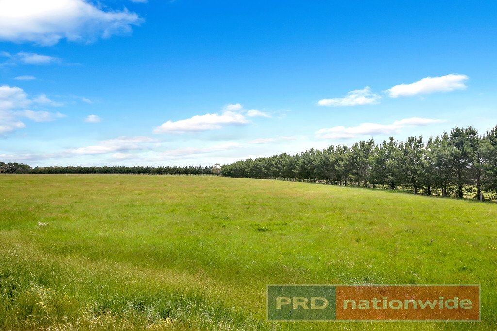 2399 Ballan-Meredith Road MOUNT WALLACE 18