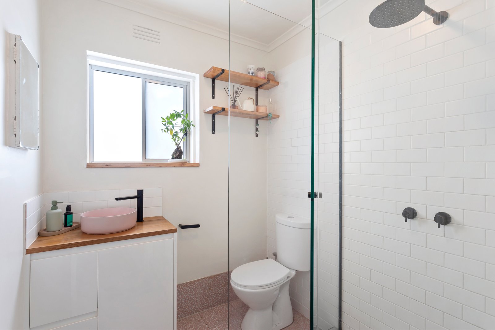 Real Estate and Property in 2/399 Kooyong Road, Elsternwick, VIC