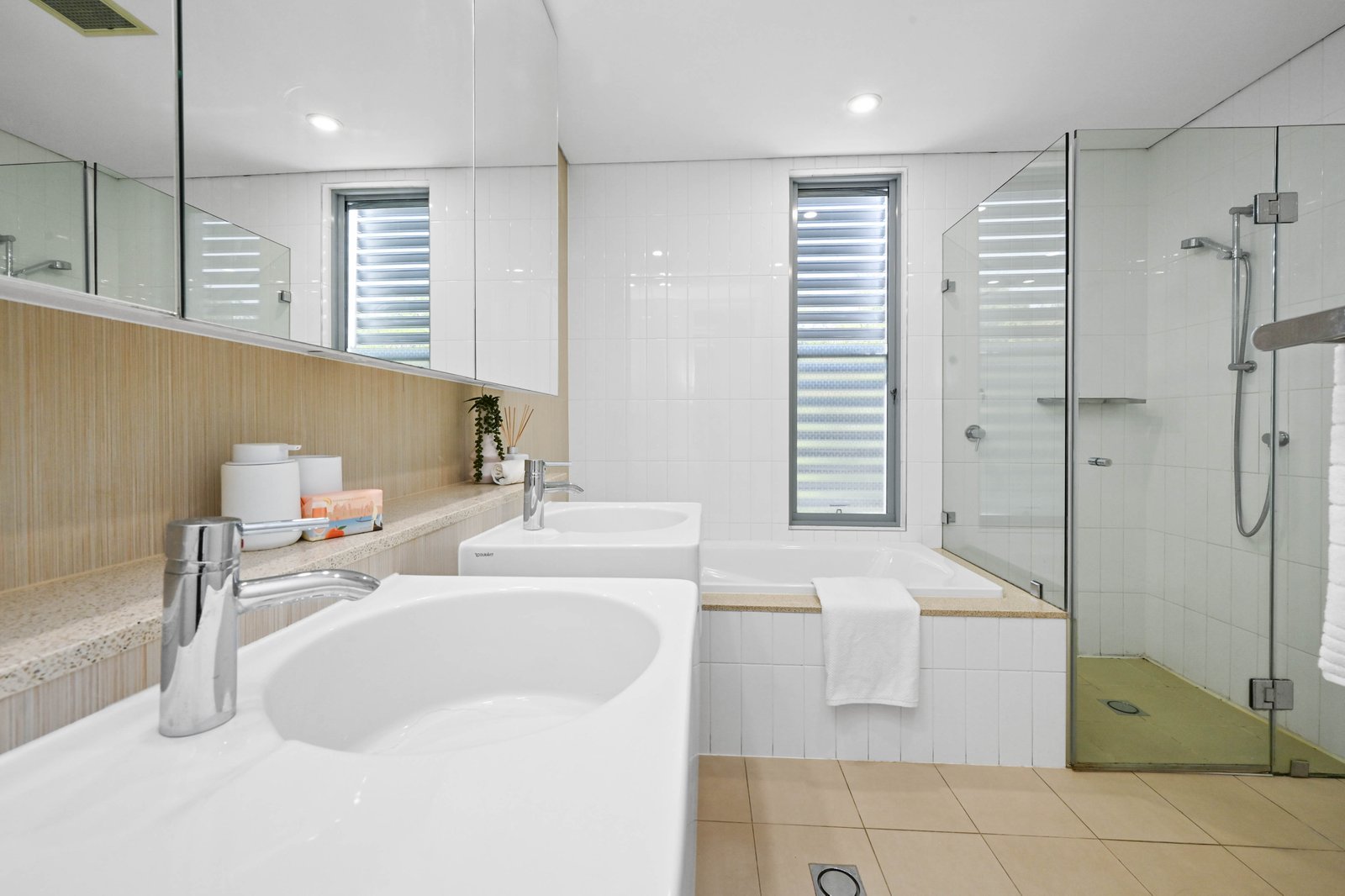 23A Gubbuteh Road LITTLE BAY 9