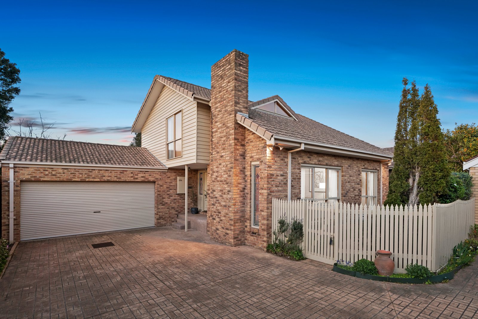 Gallery: 23b Chauvel Street