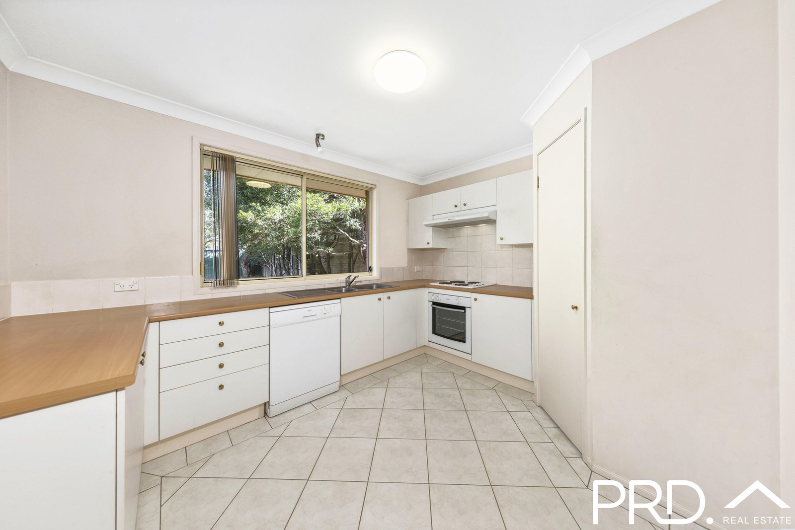 23b Childs Street EAST HILLS 4