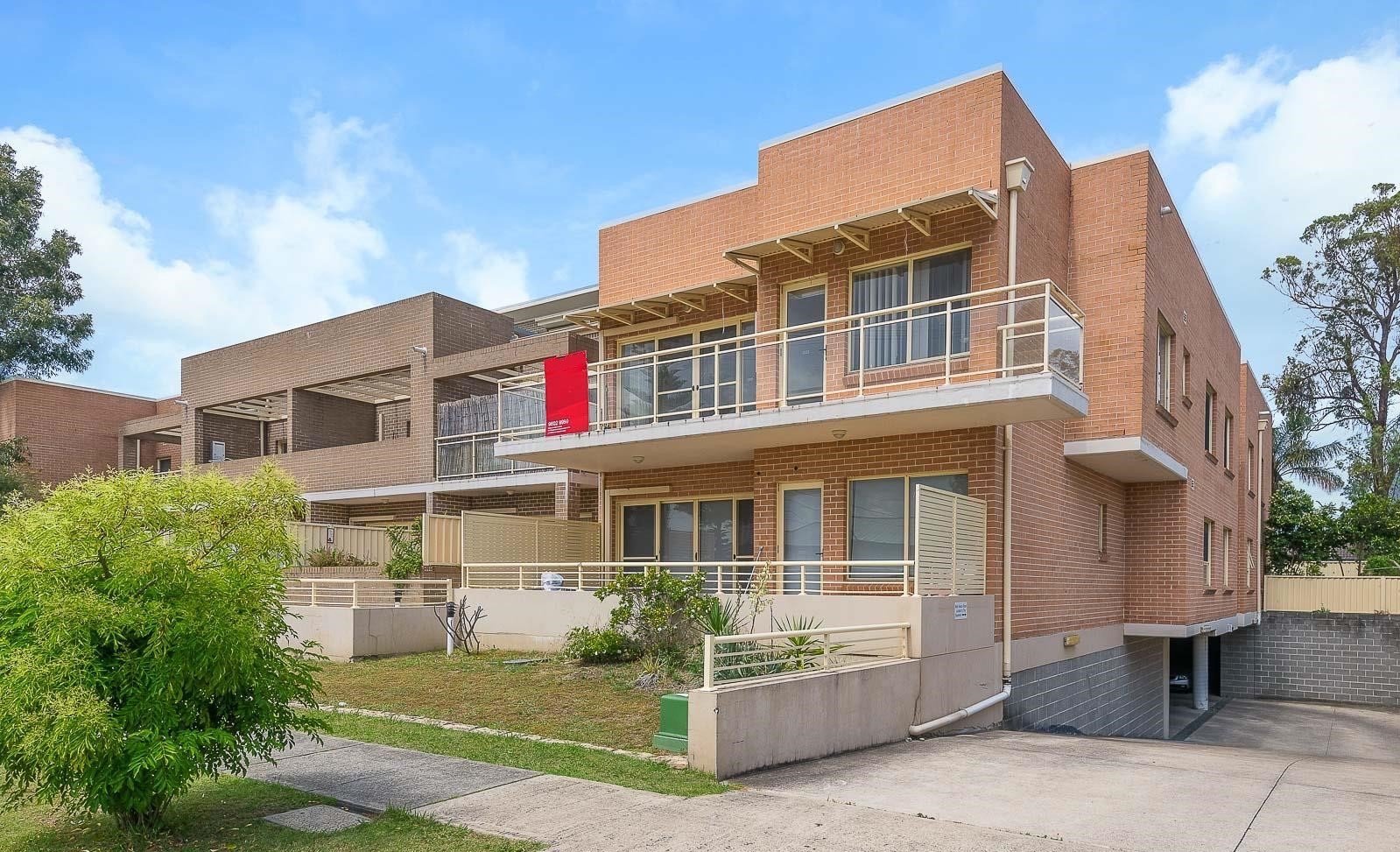 2/4-6 Freeman St  WARWICK FARM 1