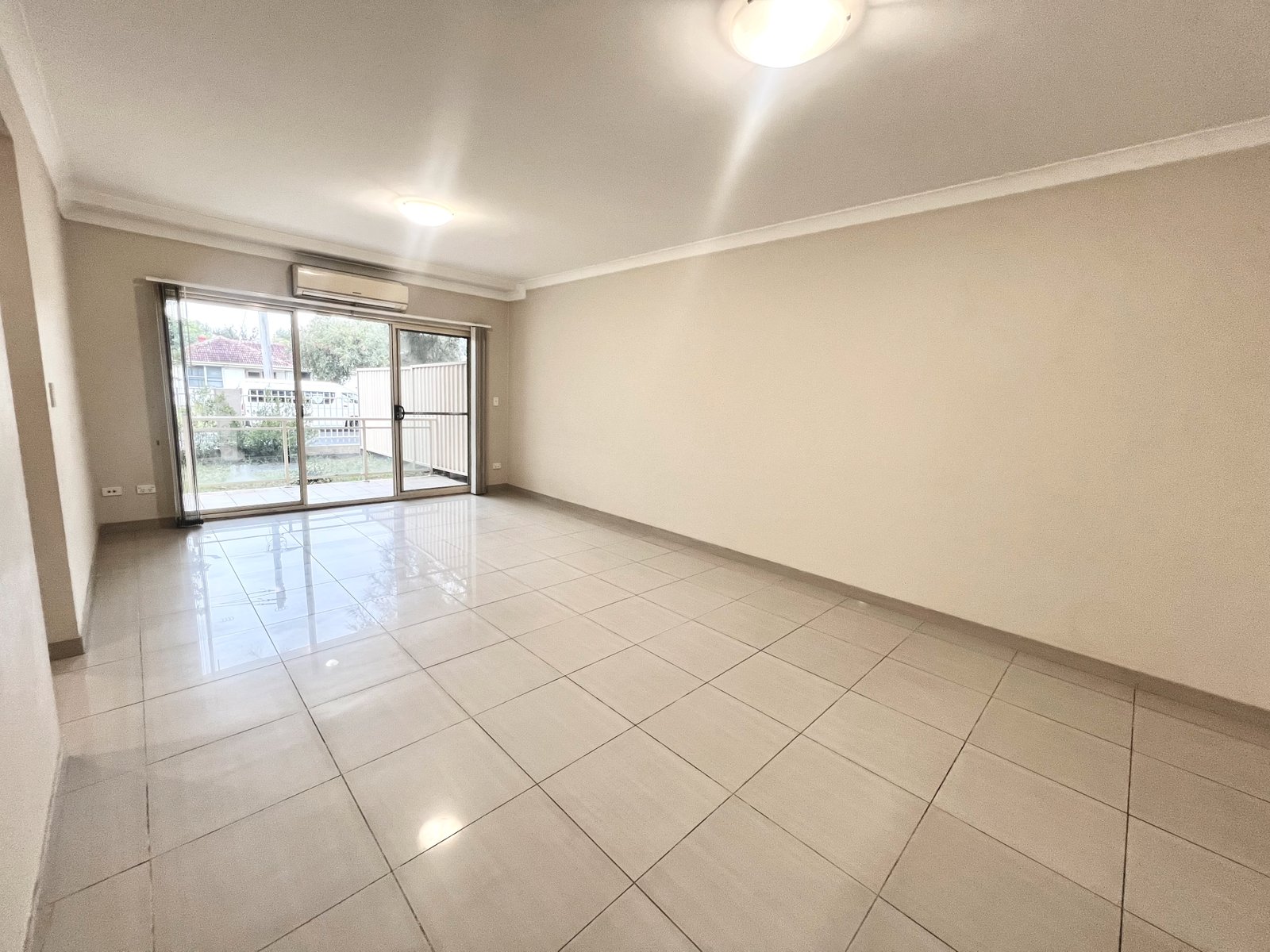 2/4-6 Freeman St  WARWICK FARM 3