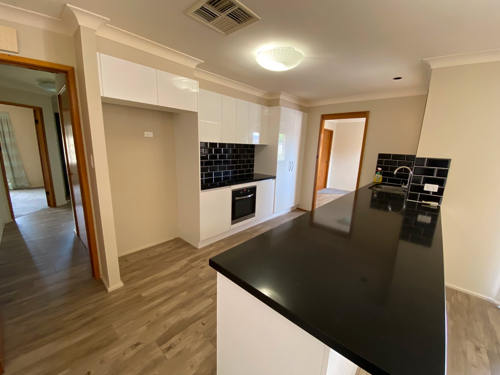 24 Amaroo Road HILLVUE 3