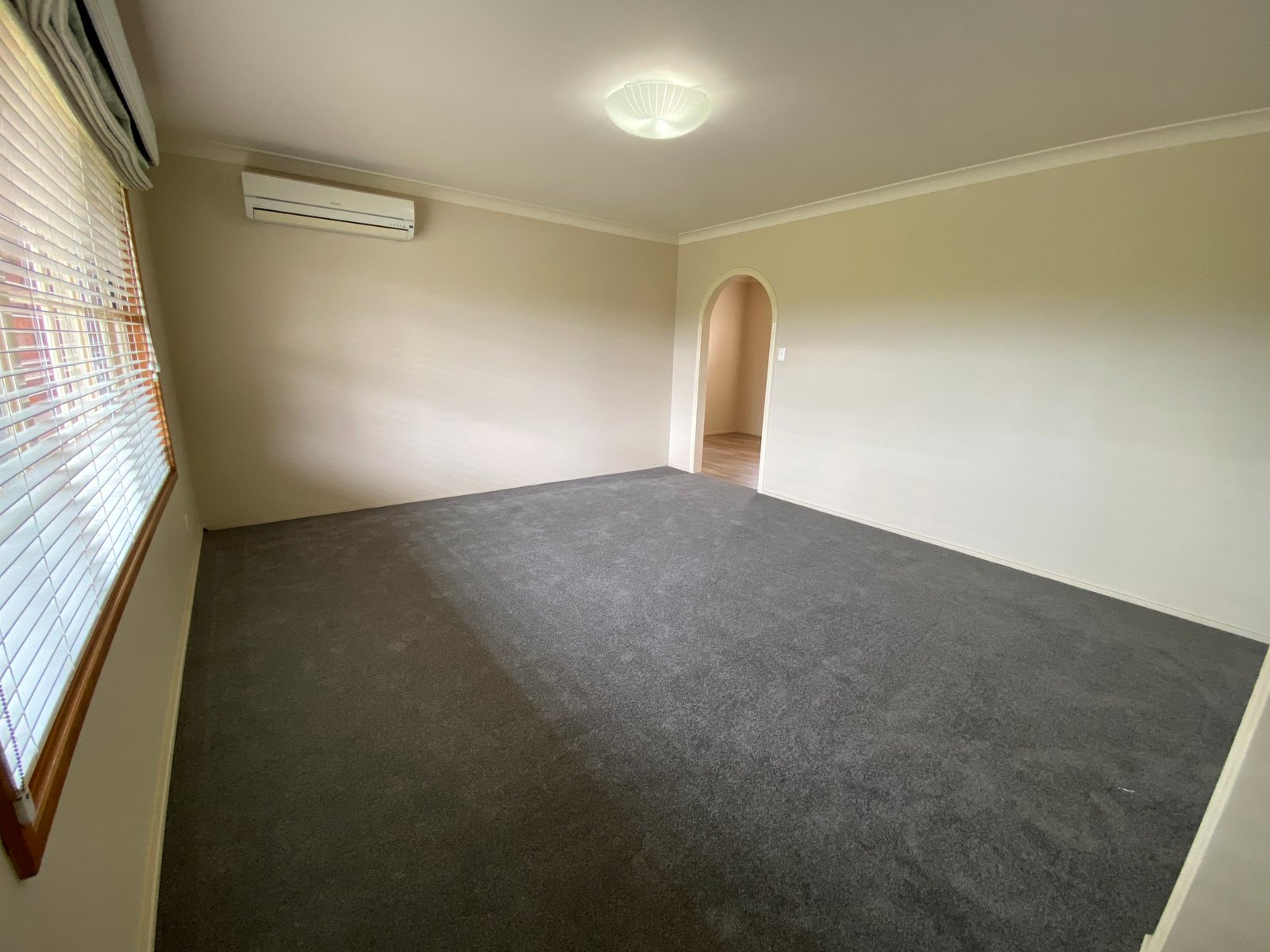 24 Amaroo Road HILLVUE 7