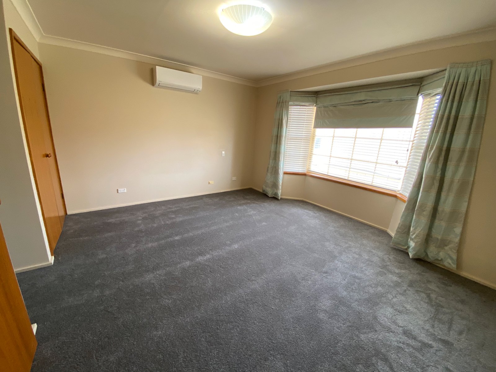 24 Amaroo Road HILLVUE 8