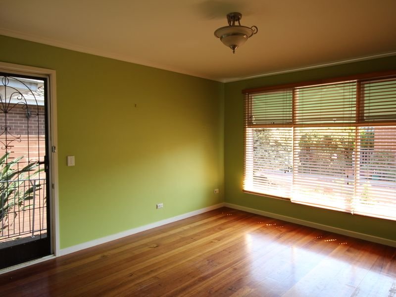Gallery: 2/4 Anderson Court