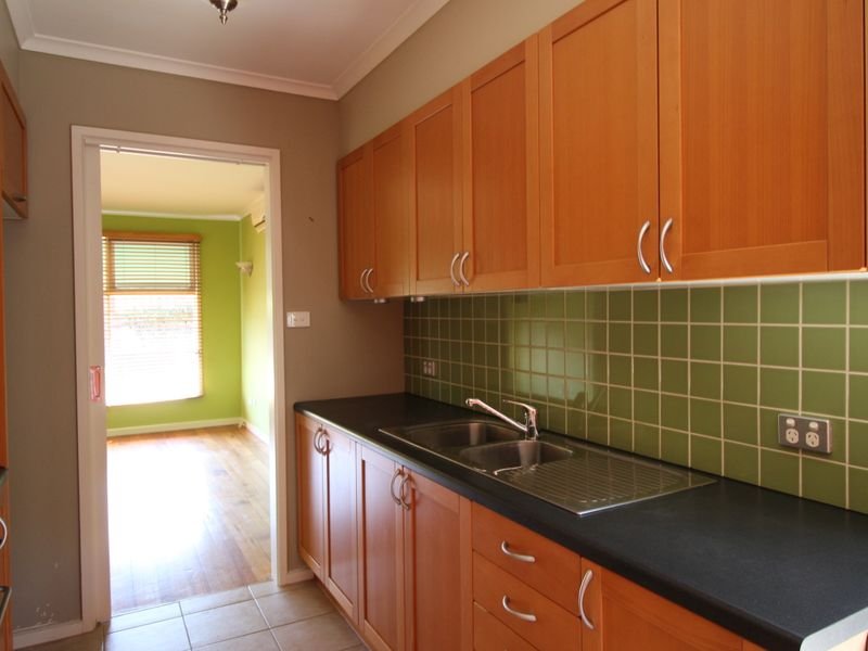 Gallery: 2/4 Anderson Court