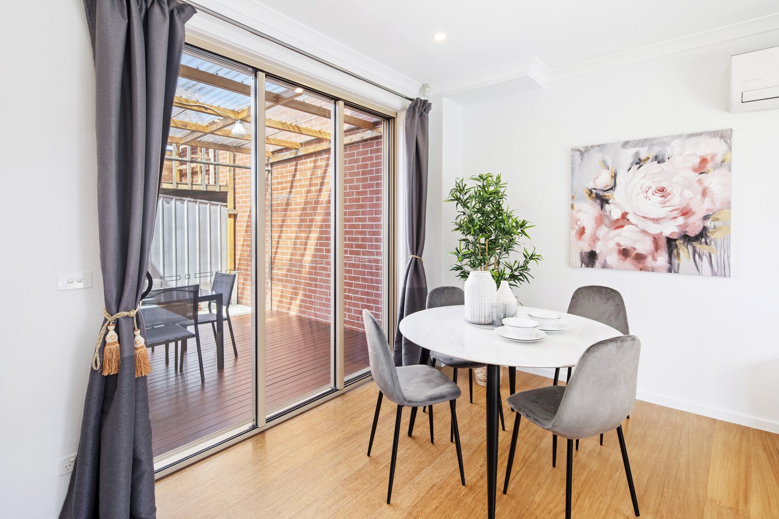 Gallery: 2/4 Ashdale Court
