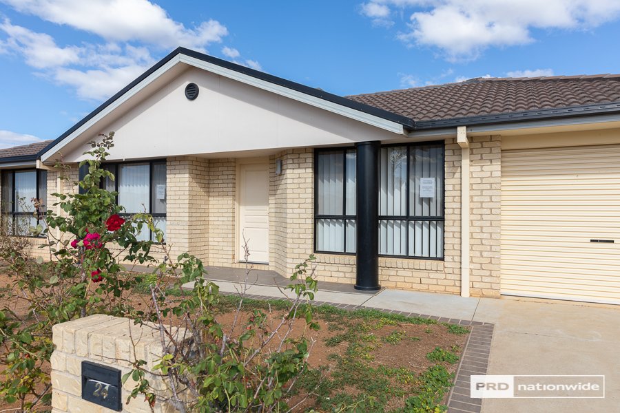 24 Banks Street TAMWORTH 2