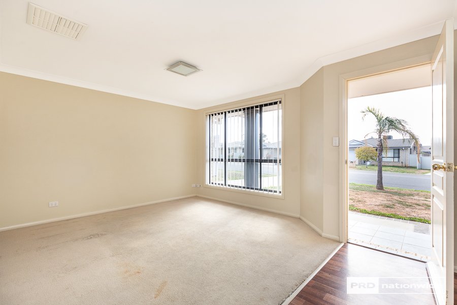 24 Banks Street TAMWORTH 3