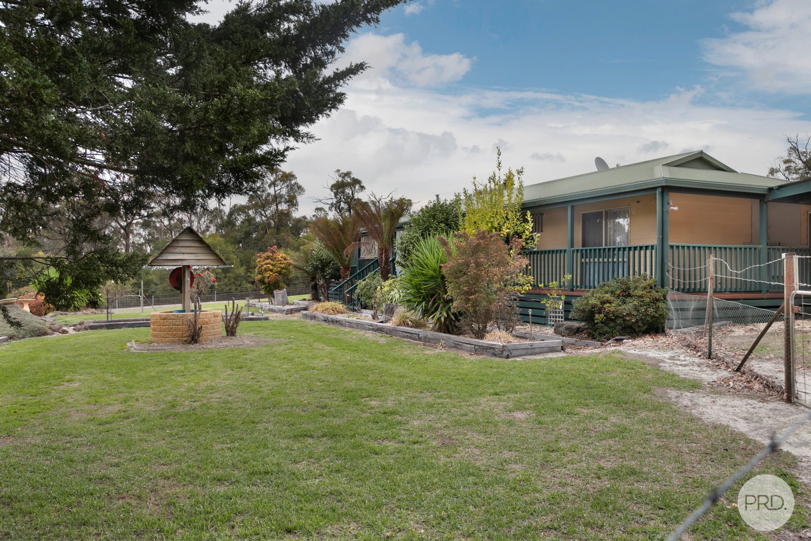 24 Banksia Road DEREEL 8