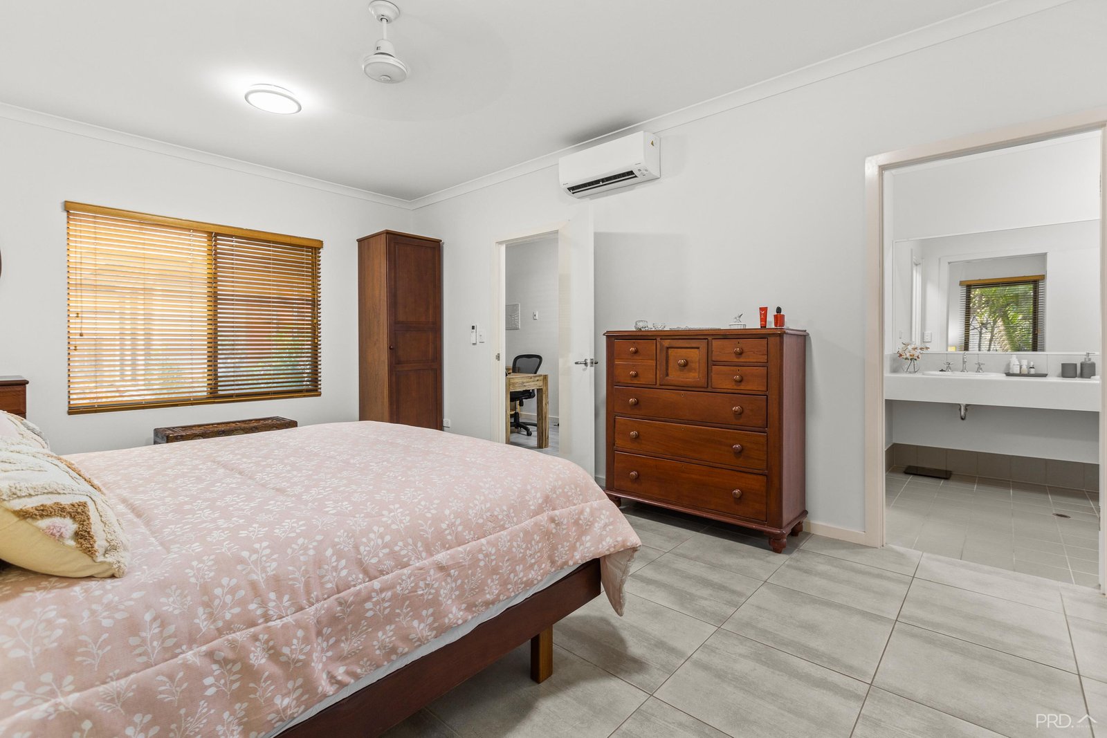 24 Barrgana Road CABLE BEACH 8