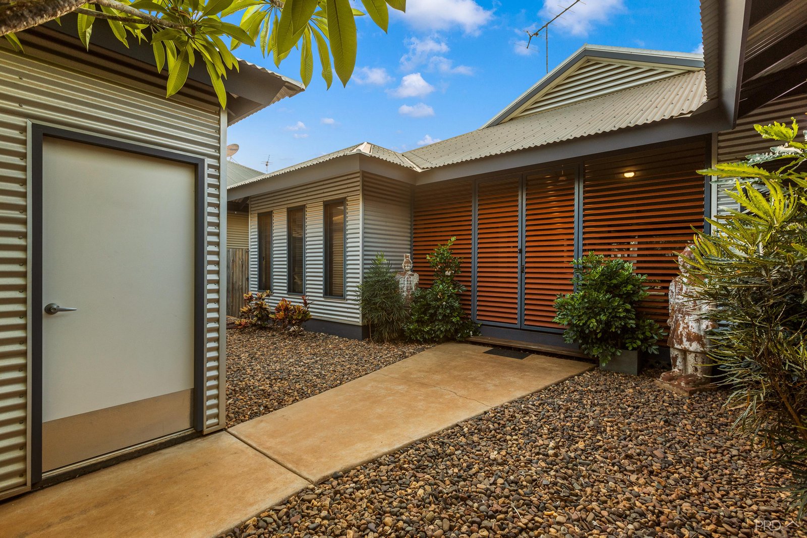 24 Barrgana Road CABLE BEACH 27