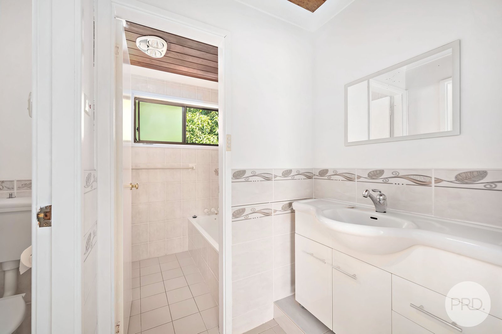 24 Beach Road LEMON TREE PASSAGE 12