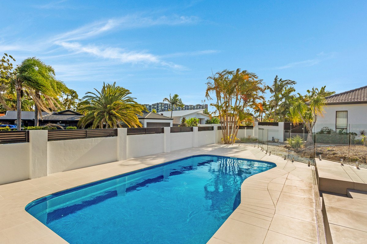 24 Beaconsfield Drive Burleigh Waters 18