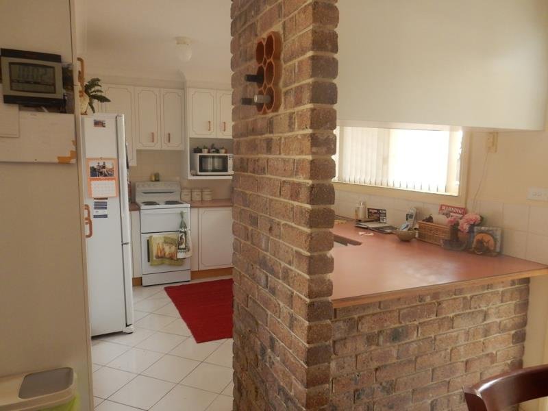 2/4 Belah Close TAMWORTH 2